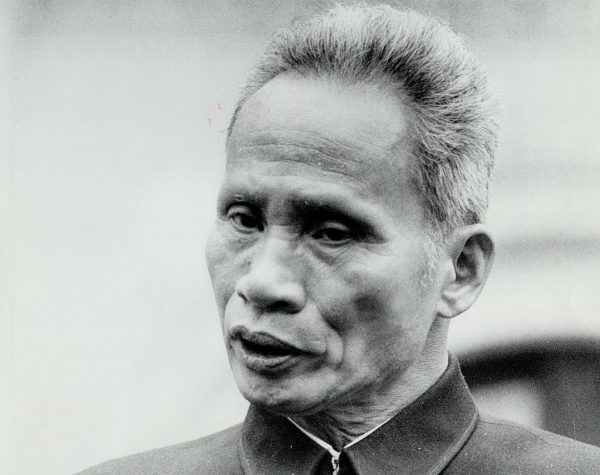 Tiểu sử, sự nghiệp sáng tác của tác giả Phạm Văn Đồng